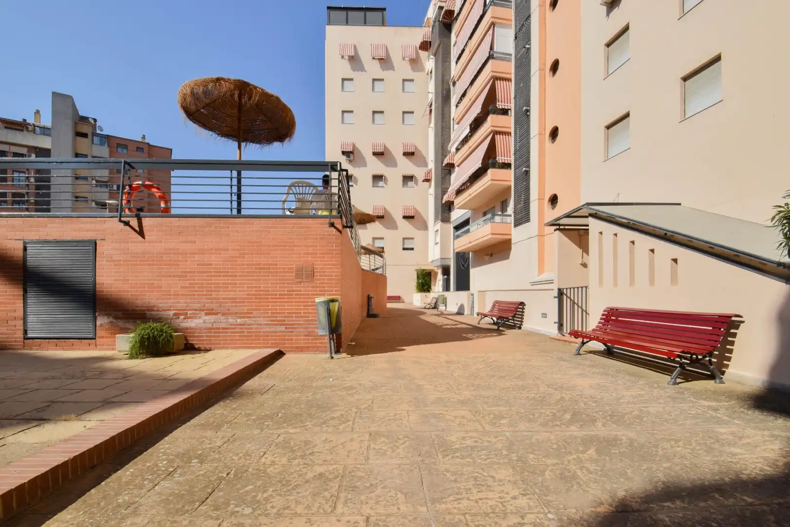 Vista exterior de Piso en venta en Granada con Aire acondicionado, Calefacción y Terraza