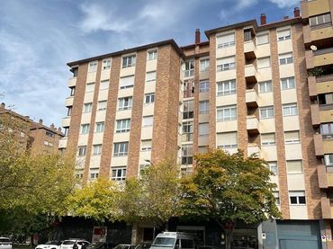 Flat with lift for sale in Iturrama