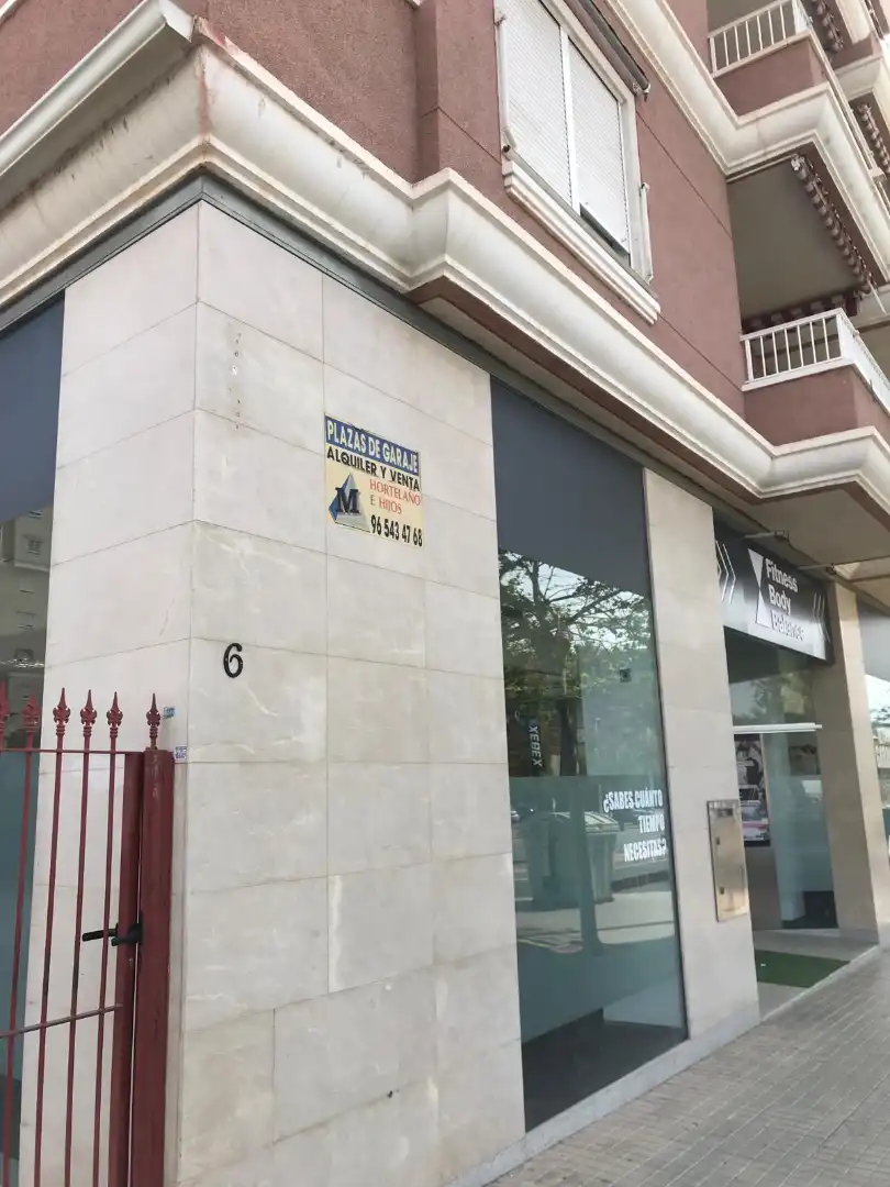 Individual de lloguer a Avenida U.N.E.S.C.O 6, imagen 3