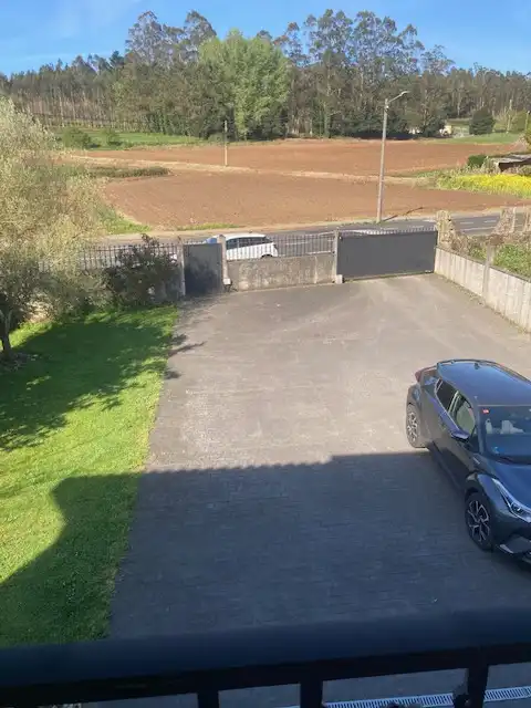 Parking de Casa o chalet en venta en Carballo con Calefacción, Jardín privado y Parquet