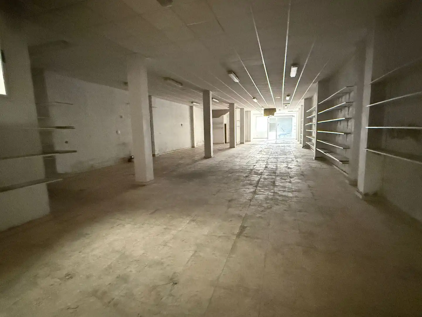 Local comercial en venta en Calle Don Juan de Borbón, imagen 3