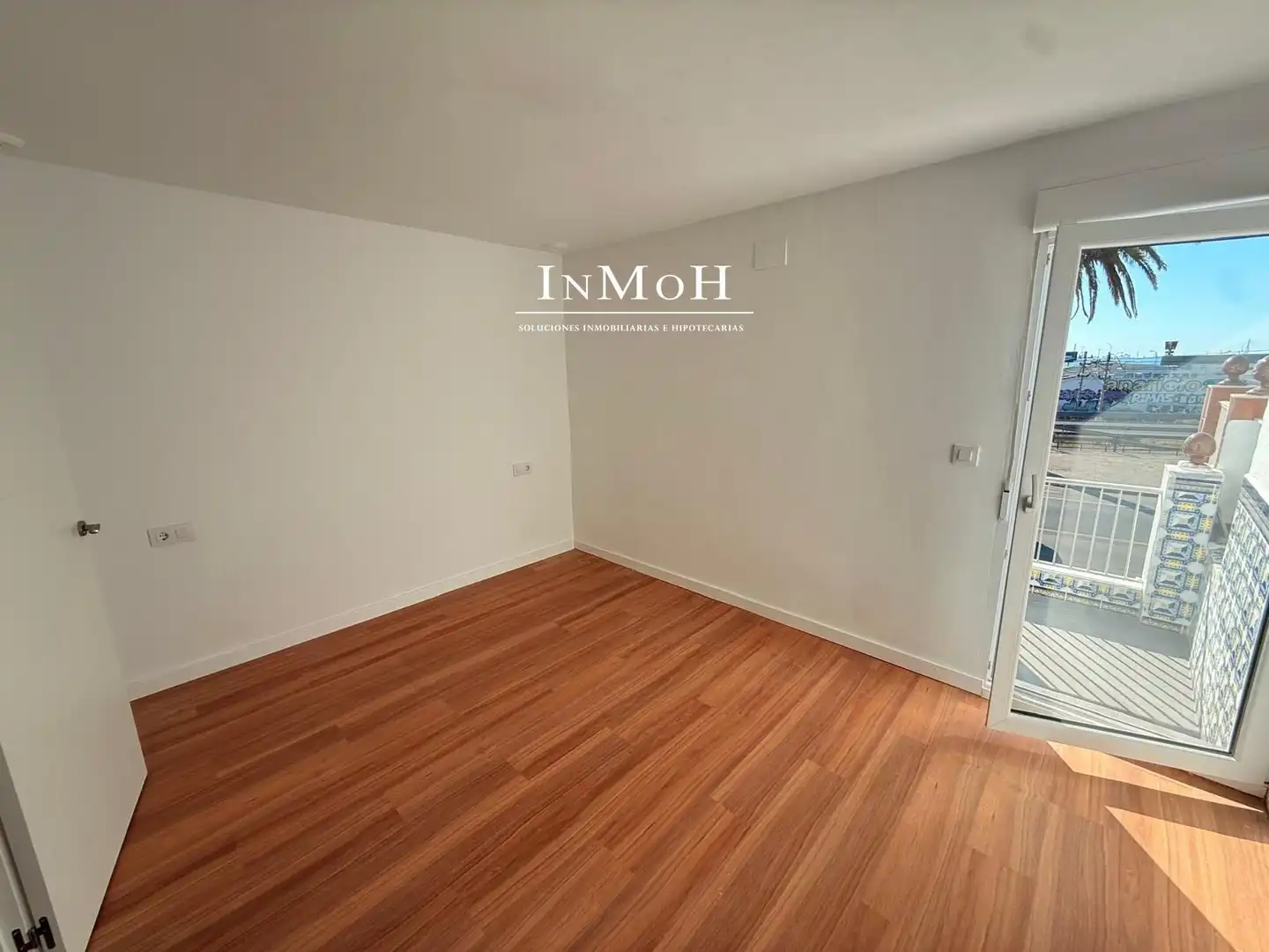 Habitación de Casa adosada en venta en San Fernando con Balcón y Alarma