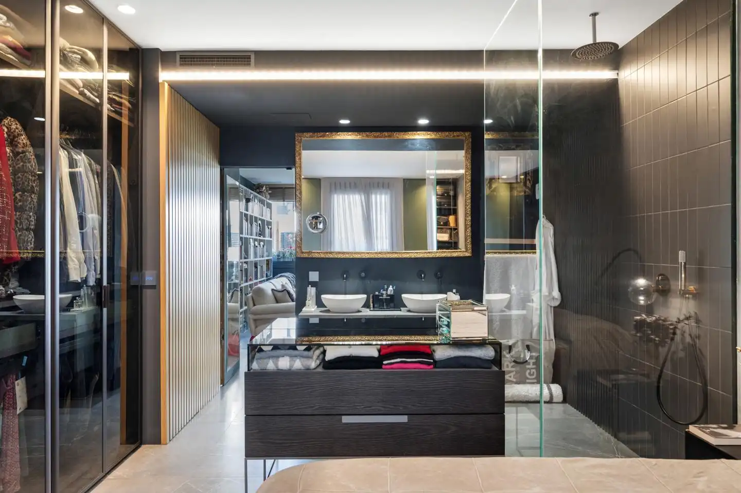 Badezimmer von Erdgeschoss zum Verkauf in Madrid mit Klimaanlage, Privatgarten und Terrasse