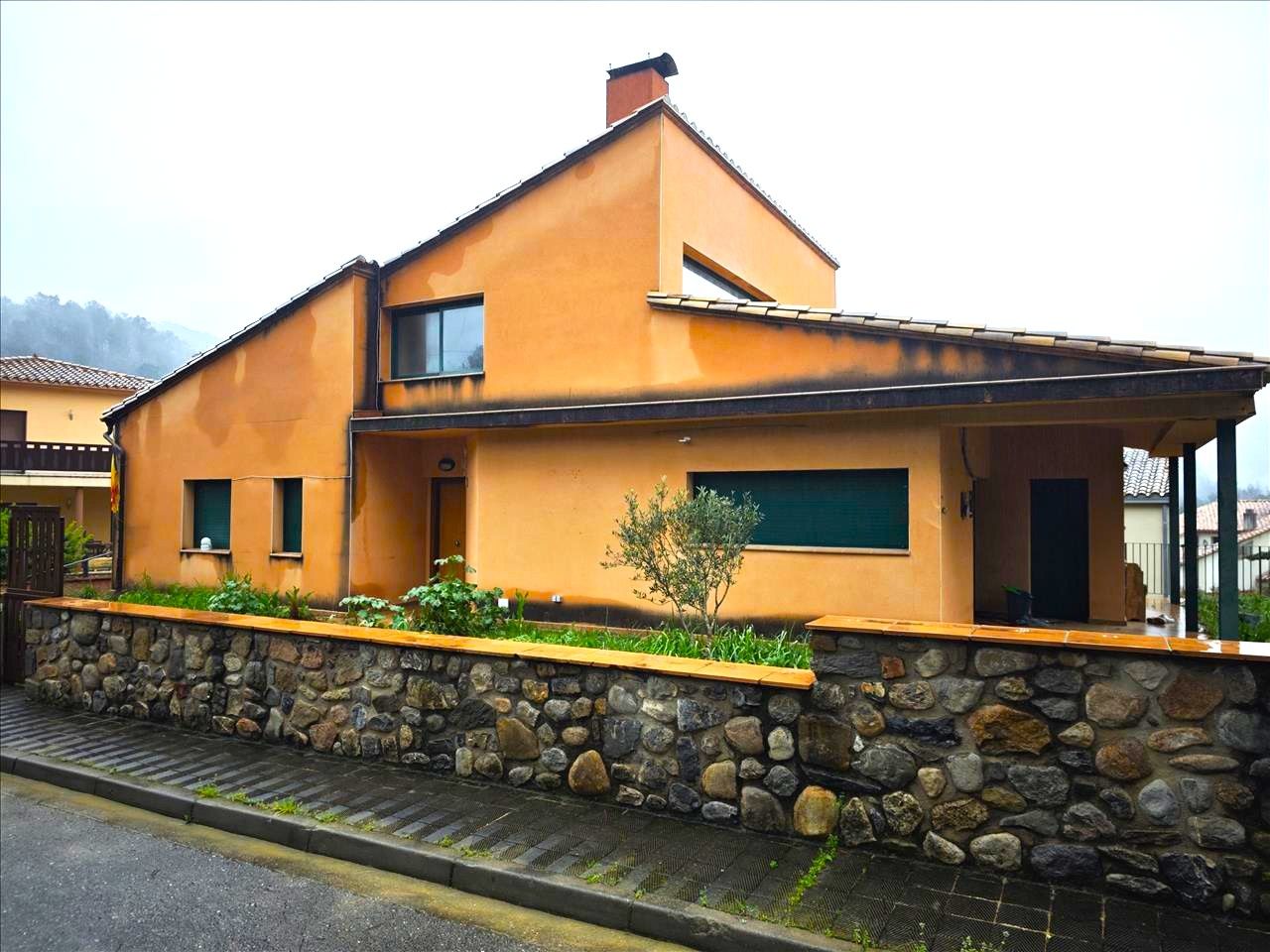 Vista exterior de Casa o xalet en venda en Sant Llorenç de la Muga amb Jardí privat i Traster
