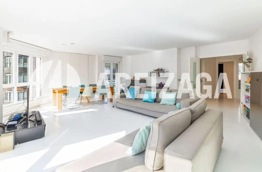 Wohnzimmer von Wohnung zum Verkauf in Donostia - San Sebastián  mit Heizung, Terrasse und Balkon