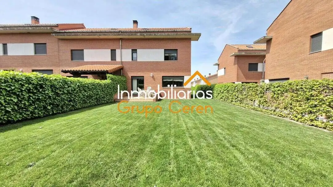 Garten von Einfamilien-Reihenhaus zum Verkauf in Cirueña mit Heizung, Privatgarten und Terrasse