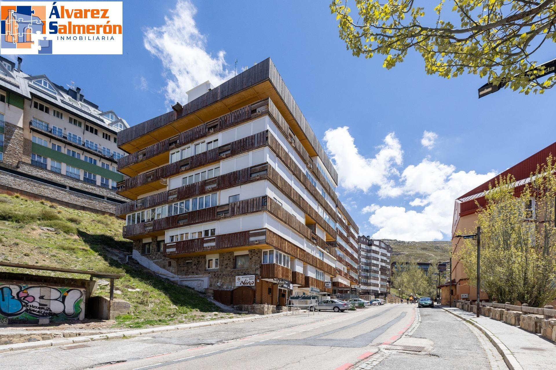 Vista exterior de Estudio en venta en Sierra Nevada con Calefacción