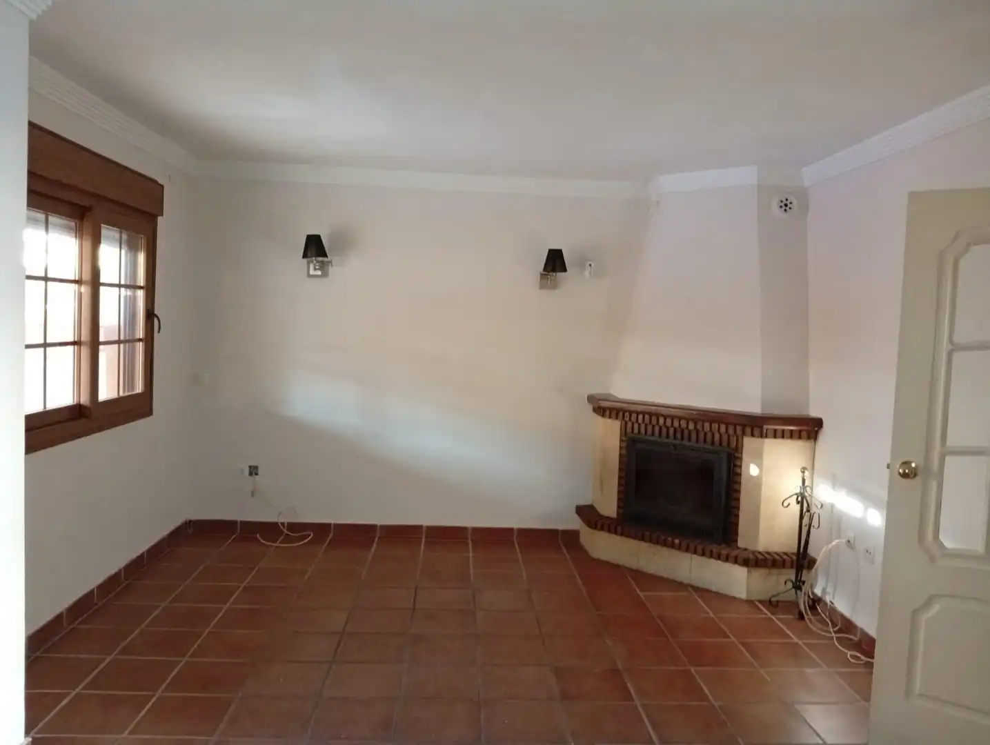 Sala d'estar de Casa adosada en venda en El Rinconcillo