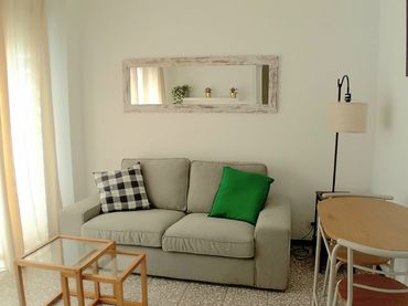 Apartamento con balcón en alquiler en Calle Daoiz