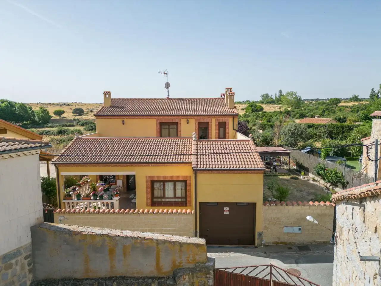 Vista exterior de Casa o chalet en venta en Ávila con Calefacción, Jardín privado y Terraza