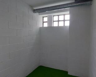 Box room for sale in N/A, Ceares