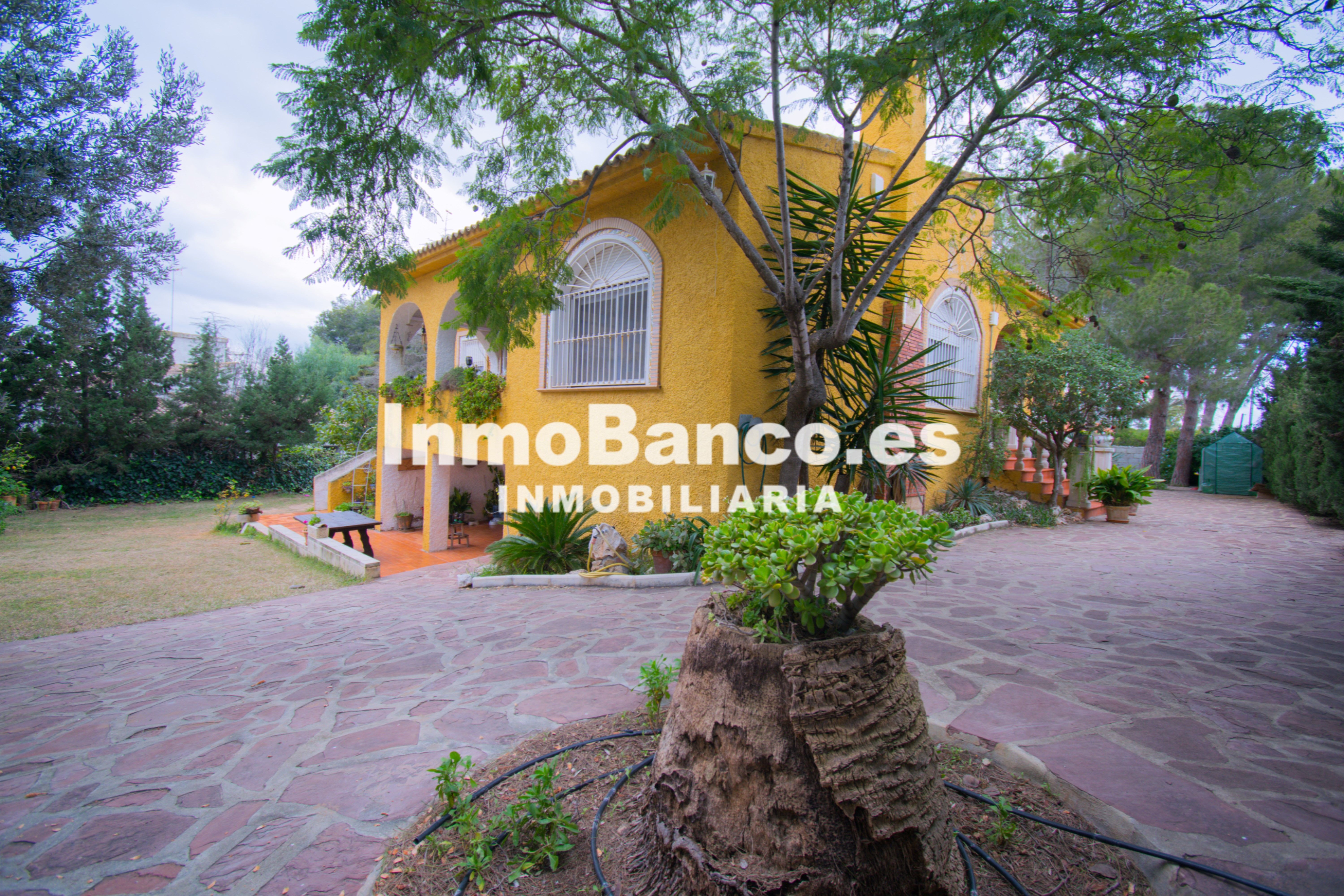 Vista exterior de Casa o xalet en venda en Torrent amb Aire condicionat, Calefacció i Jardí privat
