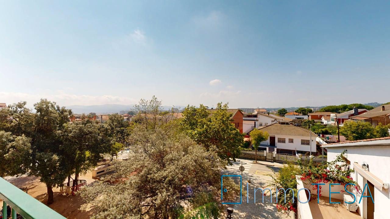 Exterior view of Flat for sale in Barberà del Vallès  with Air Conditioner
