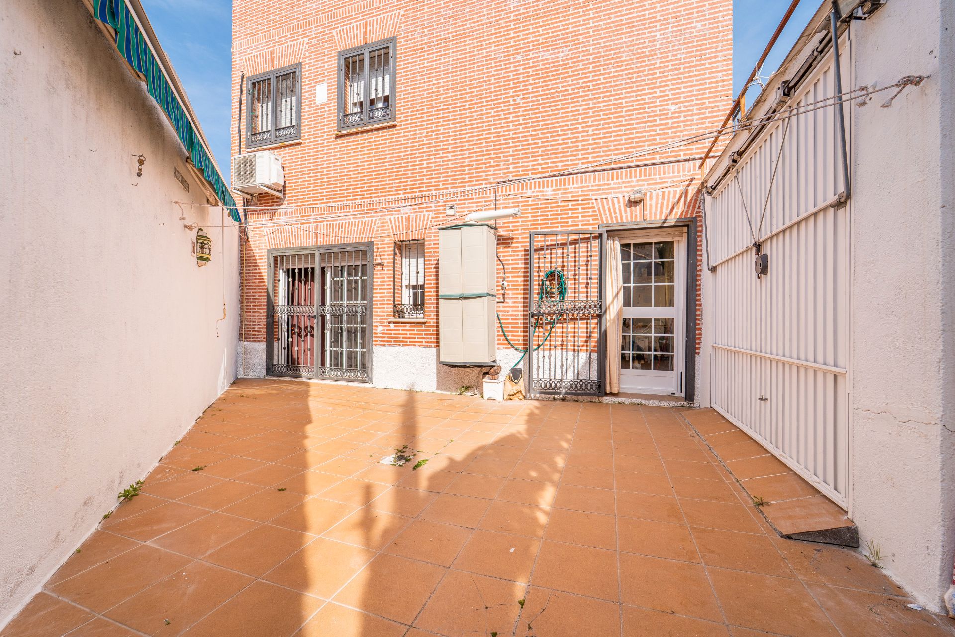 Exterior view of Single-family semi-detached for sale in El Álamo  with Air Conditioner, Heating and Furnished