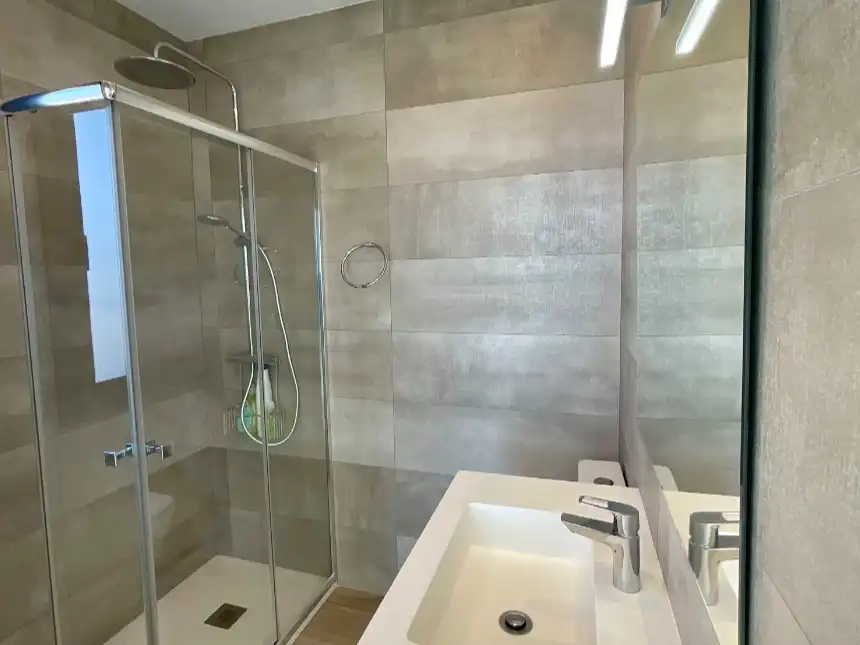Bany de Casa o xalet en venda en Castellar del Vallès amb Aire condicionat, Piscina i Balcó
