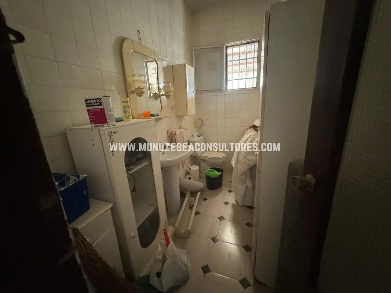 Badezimmer von Country house zum Verkauf in Lucena mit Terrasse