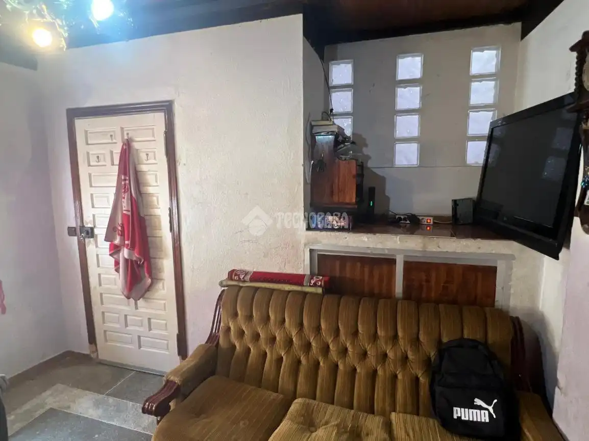 Casa adosada en venta en Sayalonga