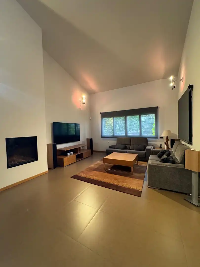 Sala d'estar de Casa o xalet en venda en Elche / Elx amb Aire condicionat, Calefacció i Jardí privat