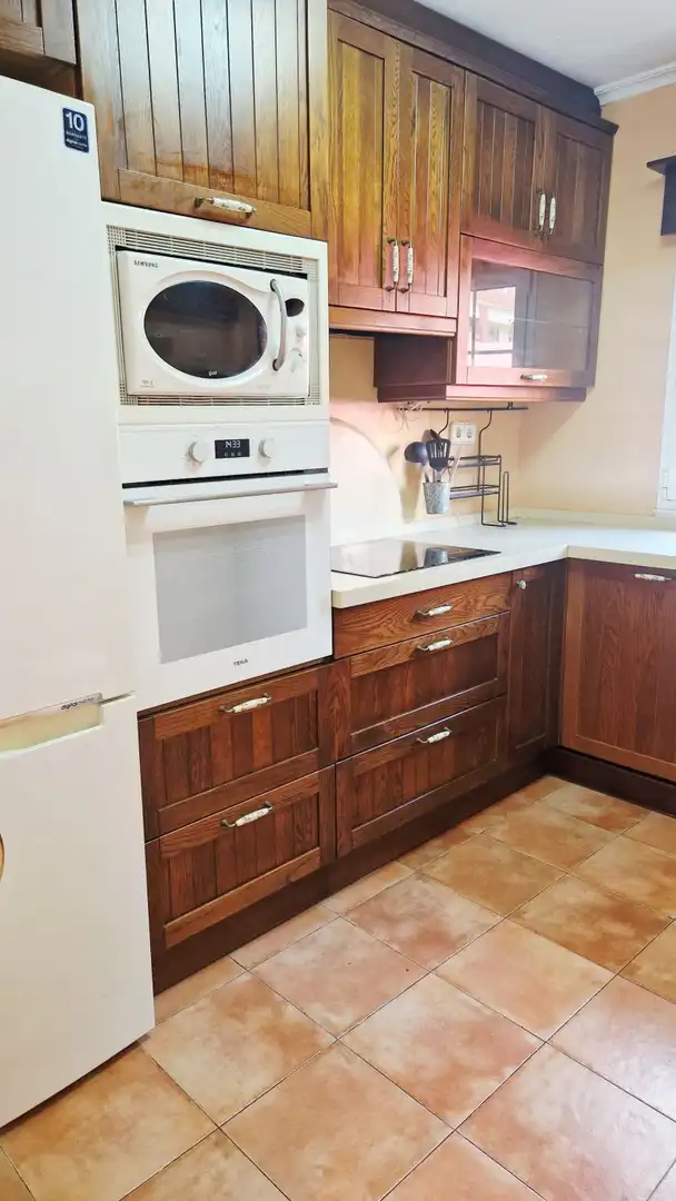 Cocina de Piso de alquiler en Torrelavega  con Calefacción, Amueblado y Balcón