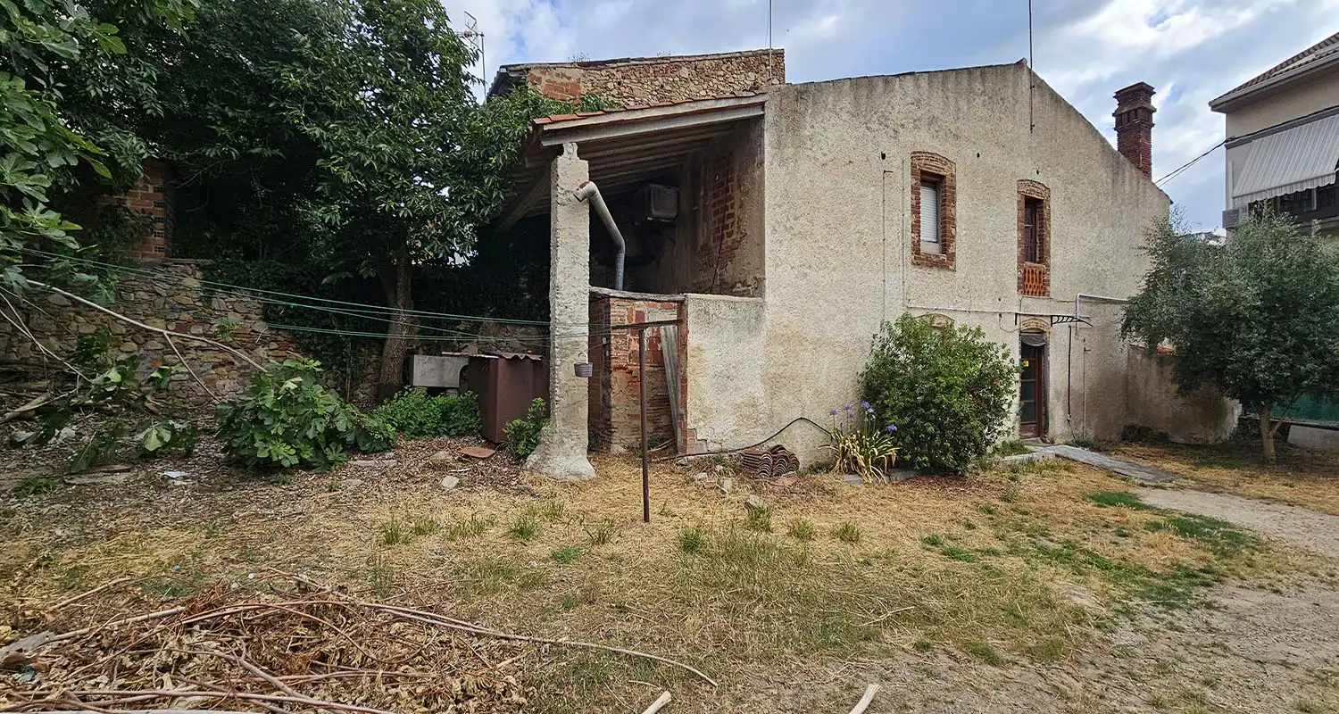 Vista exterior de Finca rústica en venda en Breda amb Calefacció, Jardí privat i Terrassa