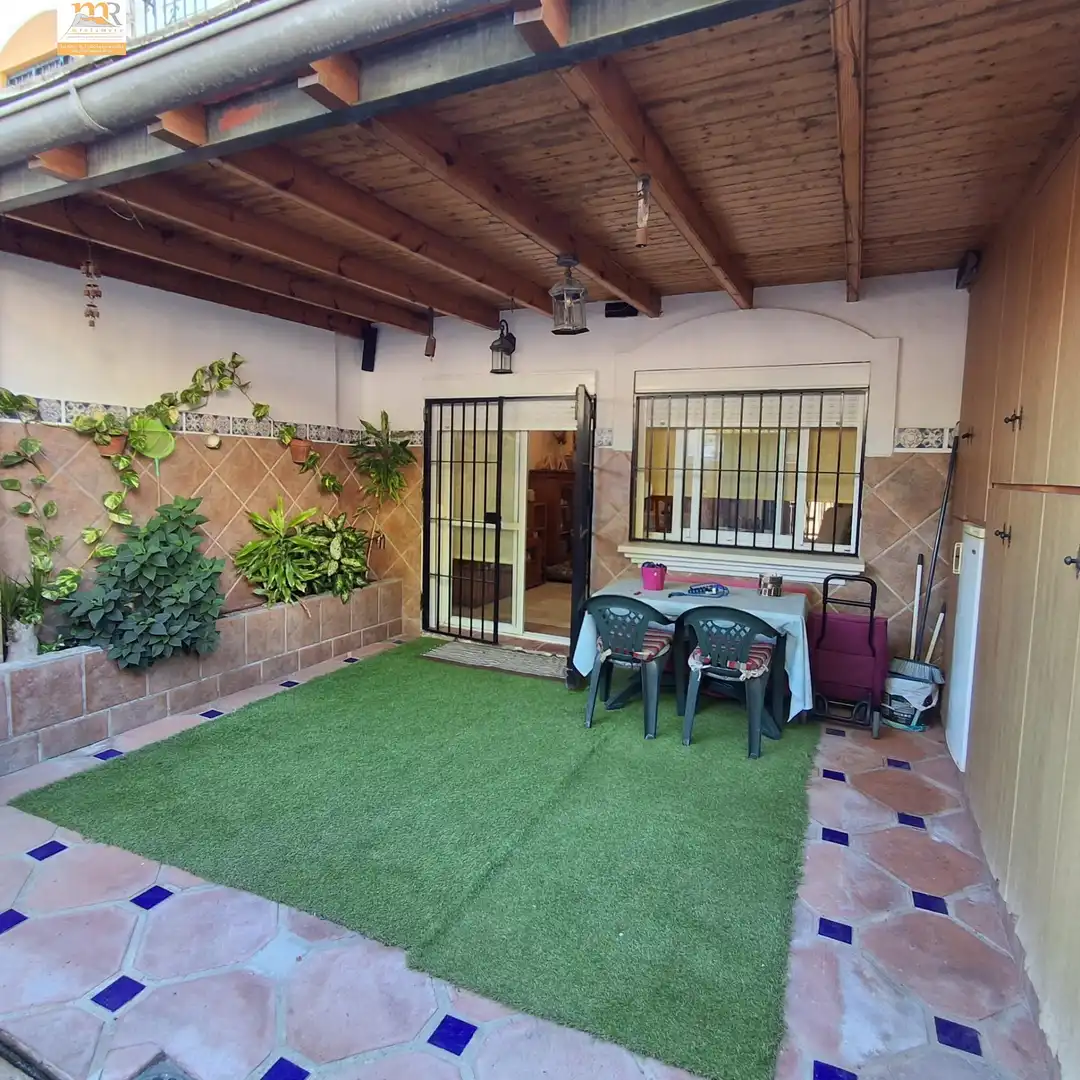 Terrassa de Casa adosada en venda en Estepona amb Jardí privat
