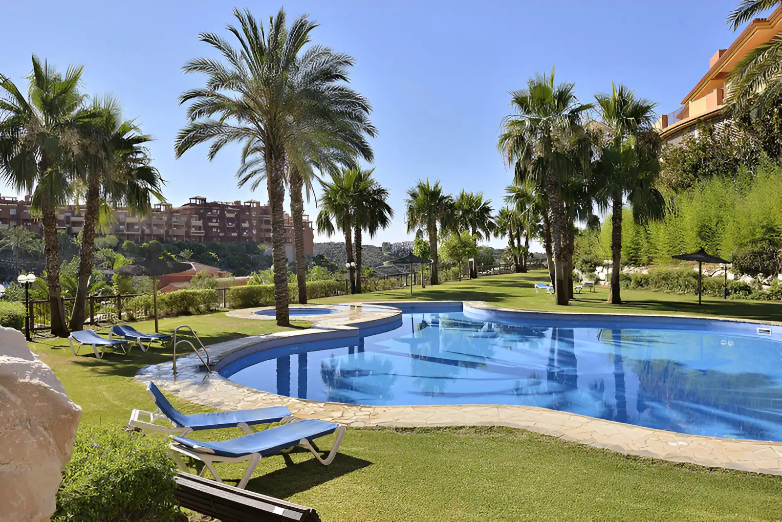 Apartament amb piscina en venda a Elviria - Cabopino