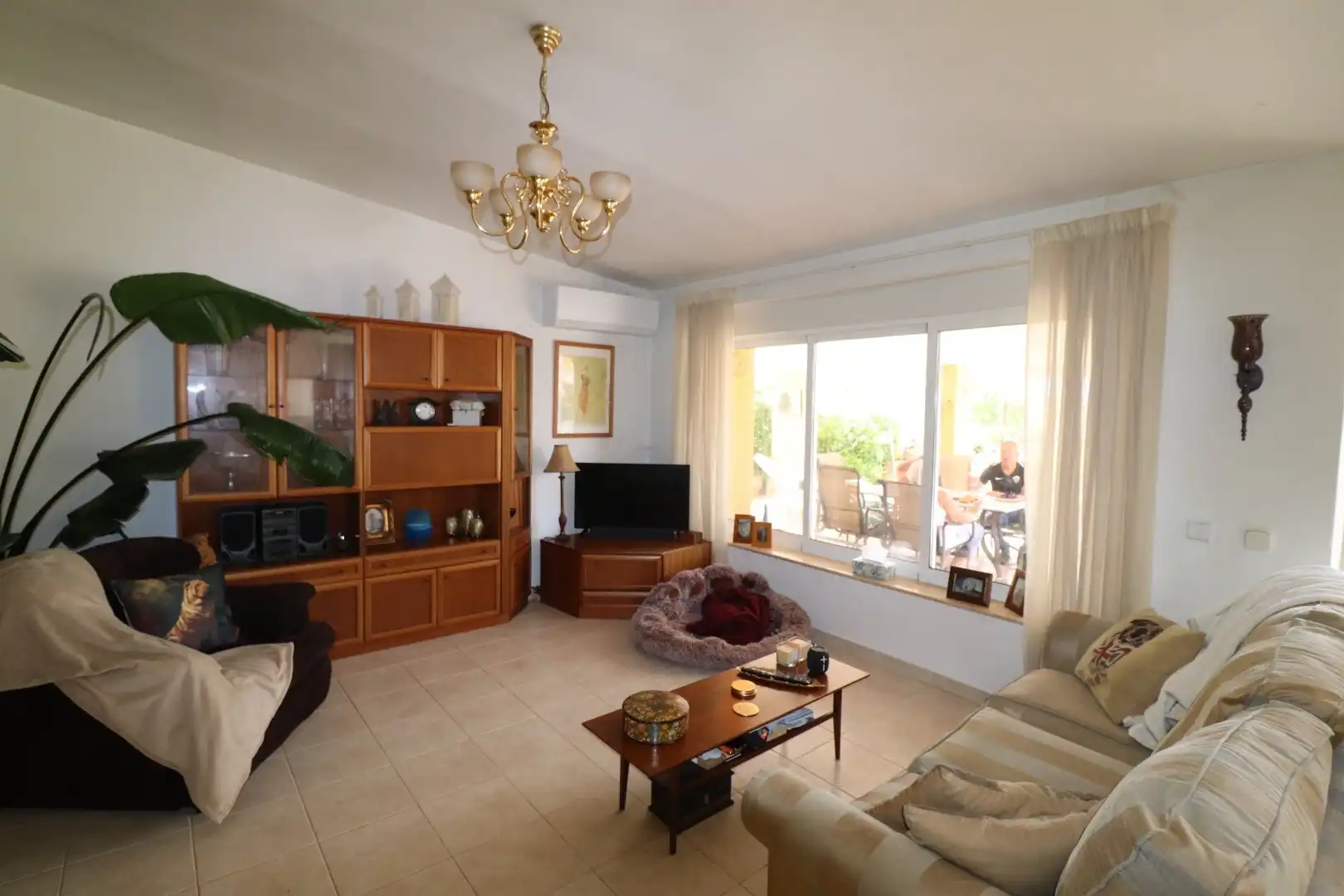 Wohnzimmer von Country house zum Verkauf in Hondón de las Nieves / El Fondó de les Neus mit Privatgarten, Terrasse und Abstellraum