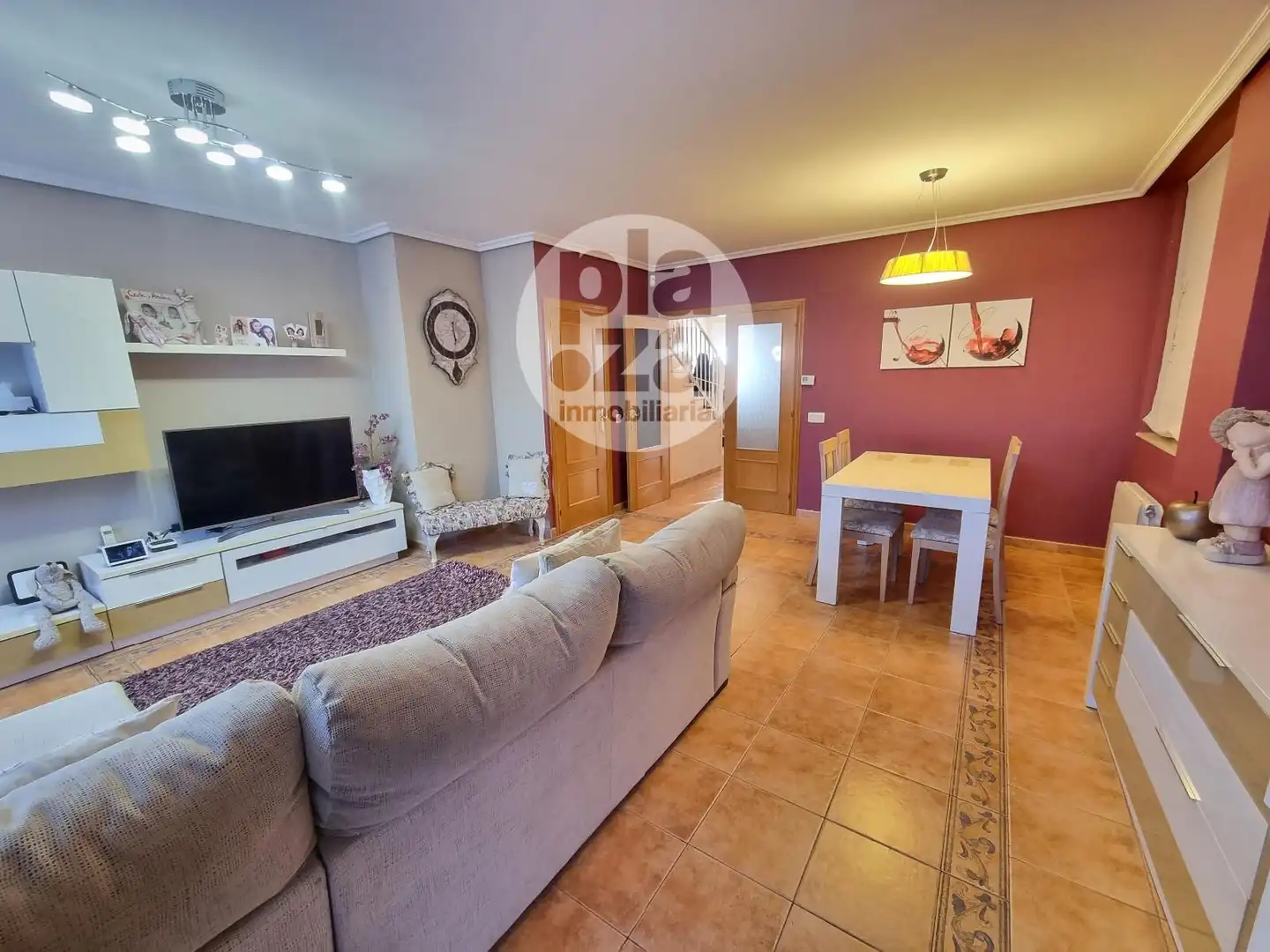 Sala d'estar de Casa adosada en venda en Sarracín, Burgos
