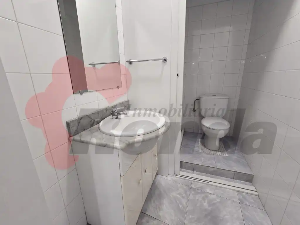 Bany de Local de lloguer en Lugo