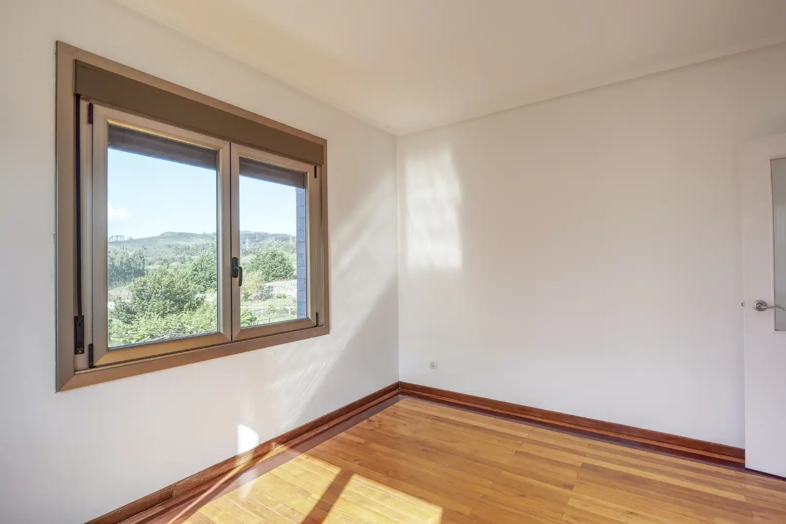 Dormitori de Casa o xalet en venda en Arteixo amb Parquet, Terrassa i Traster