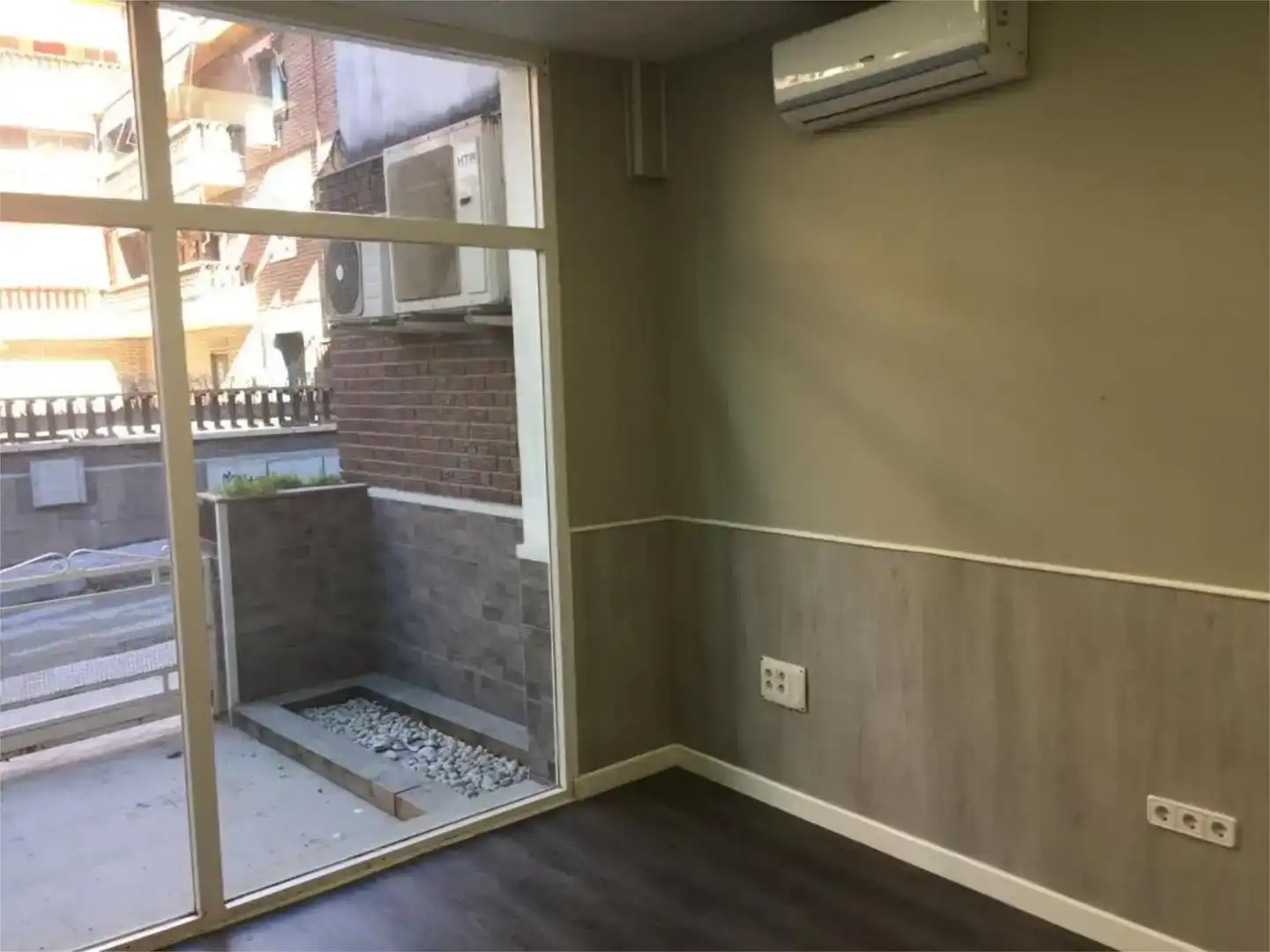 Terrassa de Local en venda en Pueblo
