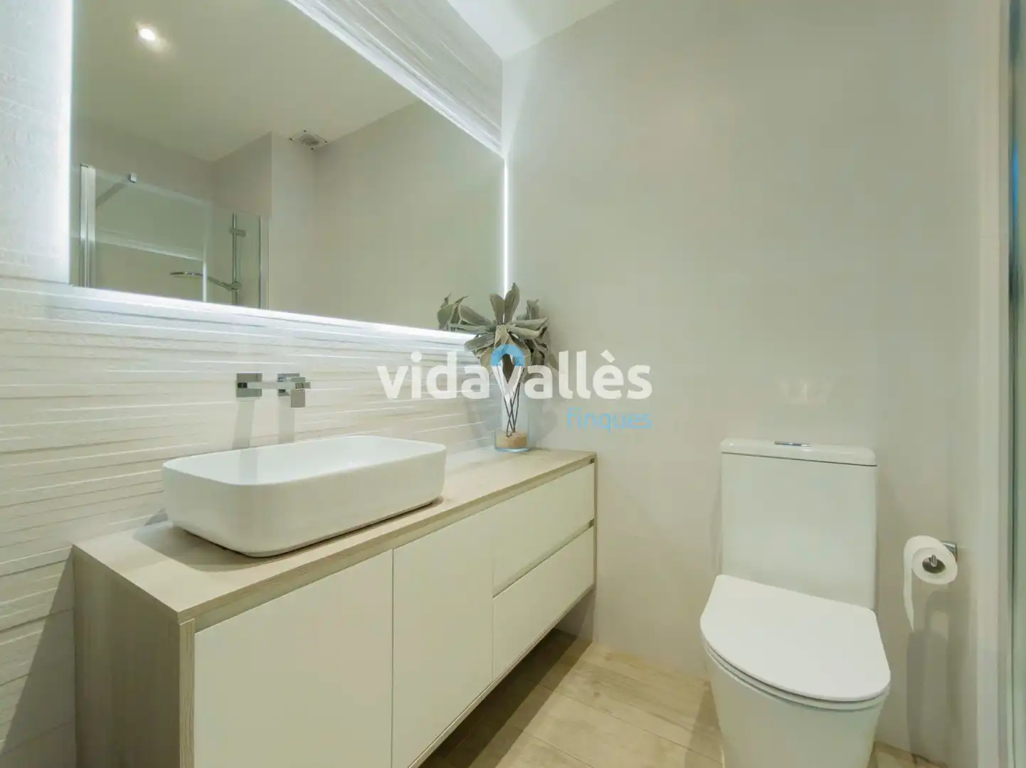 Baño de Casa adosada en venta en Premià de Mar con Aire acondicionado, Calefacción y Jardín privado