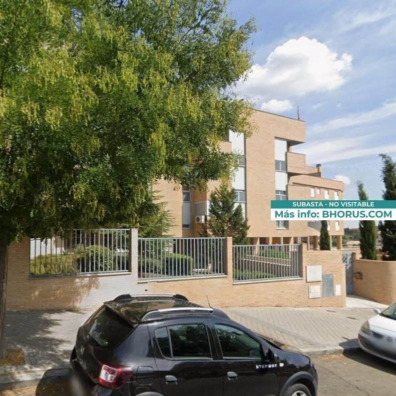 Vista exterior de Pis en venda en Valdemoro amb Jardí privat