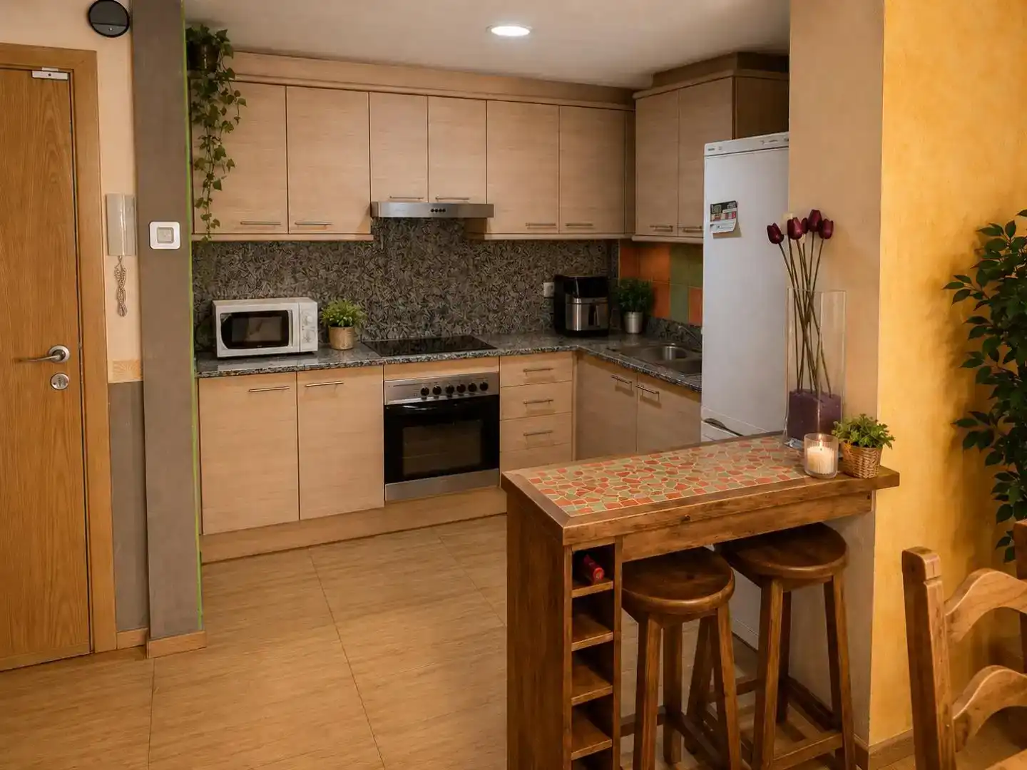 Cuina de Dúplex en venda en Prades amb Parquet, Traster i Moblat
