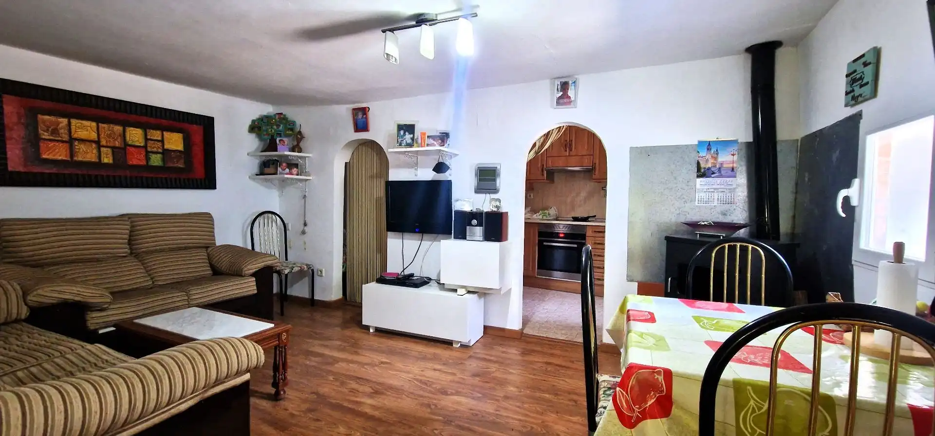 Küche von Einfamilien-Reihenhaus zum Verkauf in Jarandilla de la Vera mit Klimaanlage, Terrasse und Möbliert