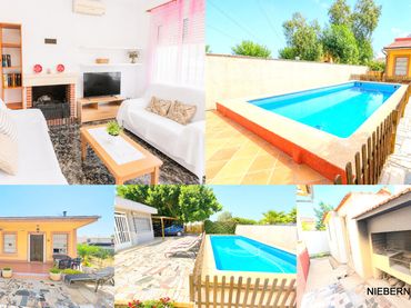 Casa con piscina en venta en Calle Escaramujo