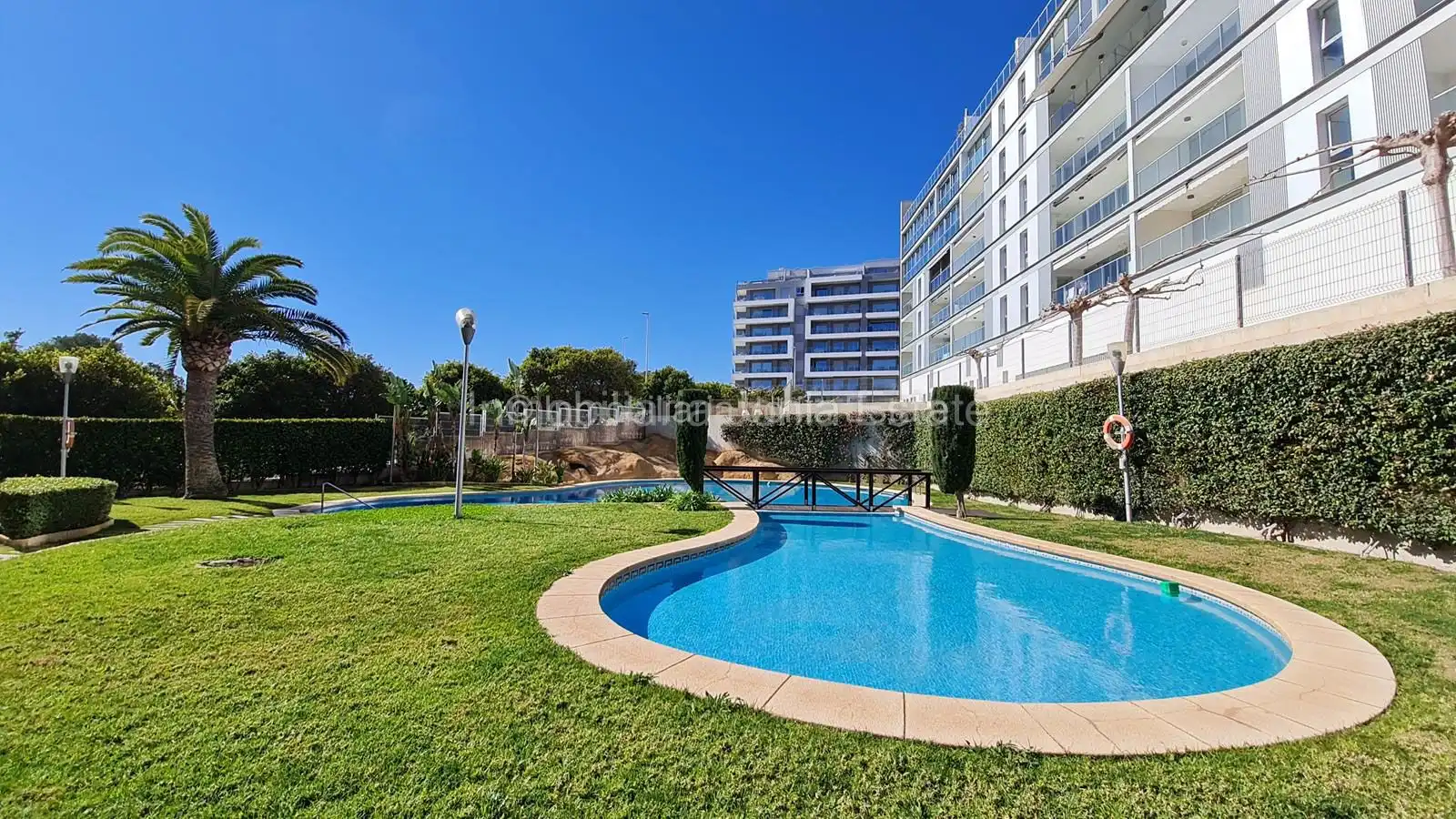 Piscina de Apartament de lloguer en Villajoyosa / La Vila Joiosa amb Aire condicionat, Jardí privat i Terrassa