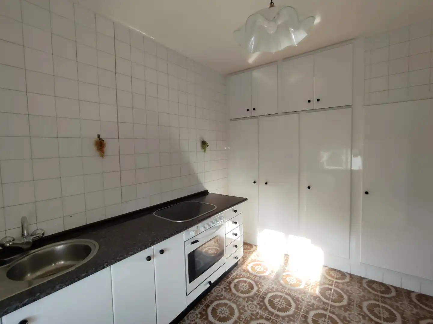 Cocina de Casa o chalet en venta en Torrelavega  con Calefacción, Jardín privado y Terraza