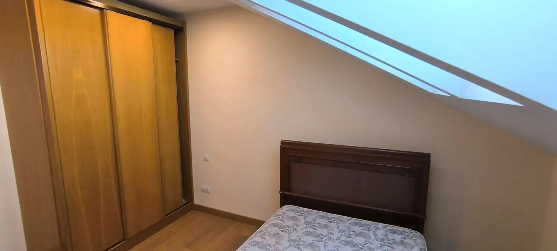 Habitación de Dúplex en venta en Cenicero con Calefacción, Terraza y Trastero