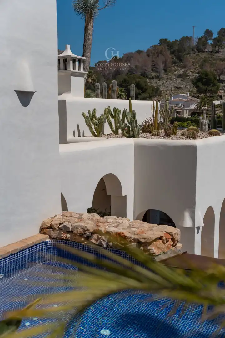 Vista exterior de Casa o xalet en venda en Moraira amb Aire condicionat, Calefacció i Jardí privat