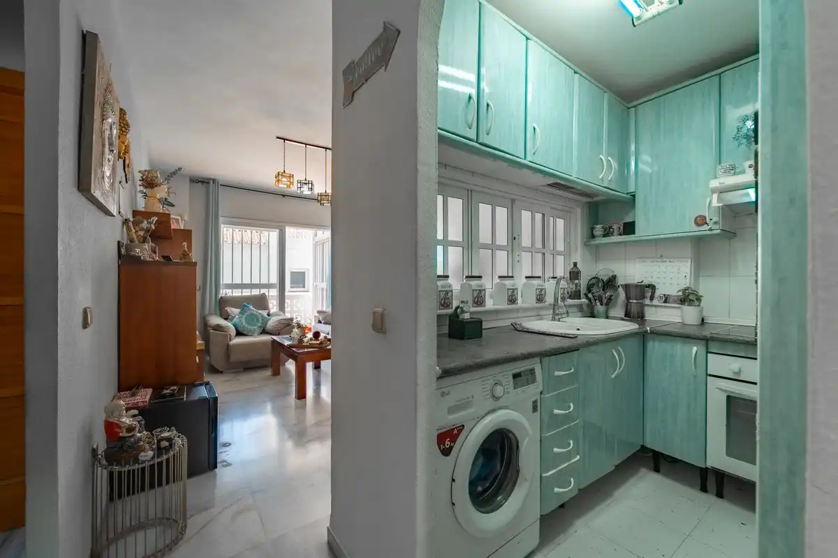 Cocina de Planta baja en venta en Rincón de la Victoria con Calefacción, Jardín privado y Terraza
