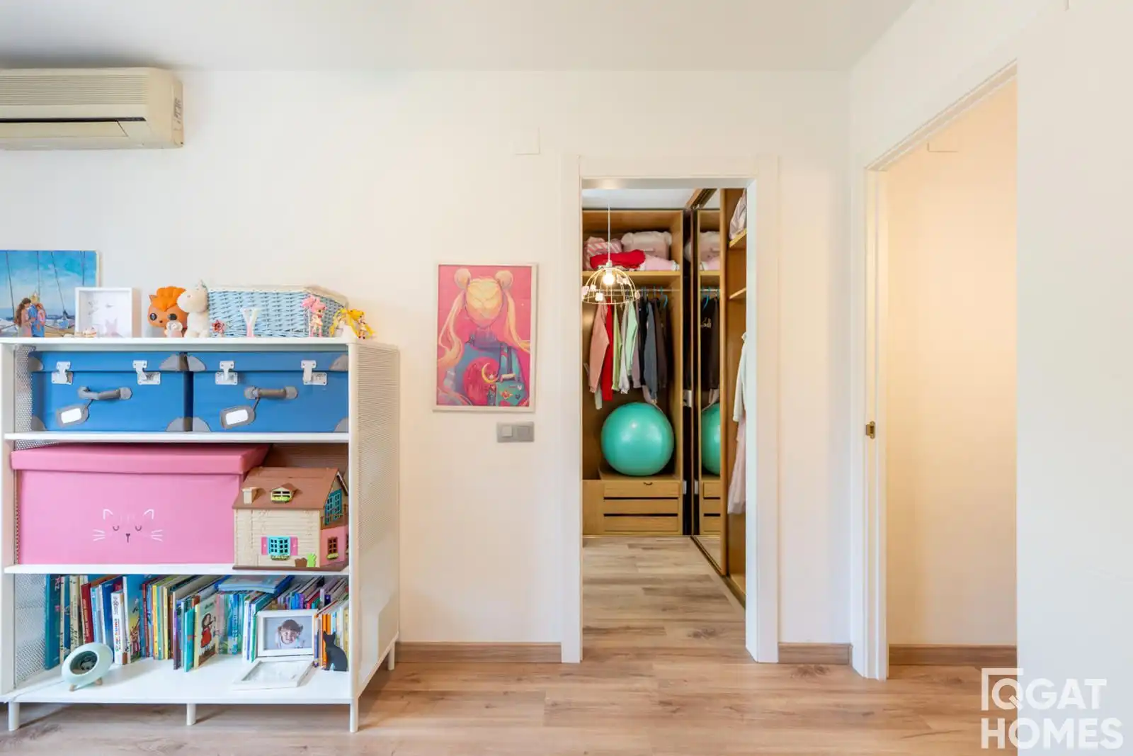 Habitación de Casa adosada en venta en Sant Cugat del Vallès con Aire acondicionado, Calefacción y Trastero