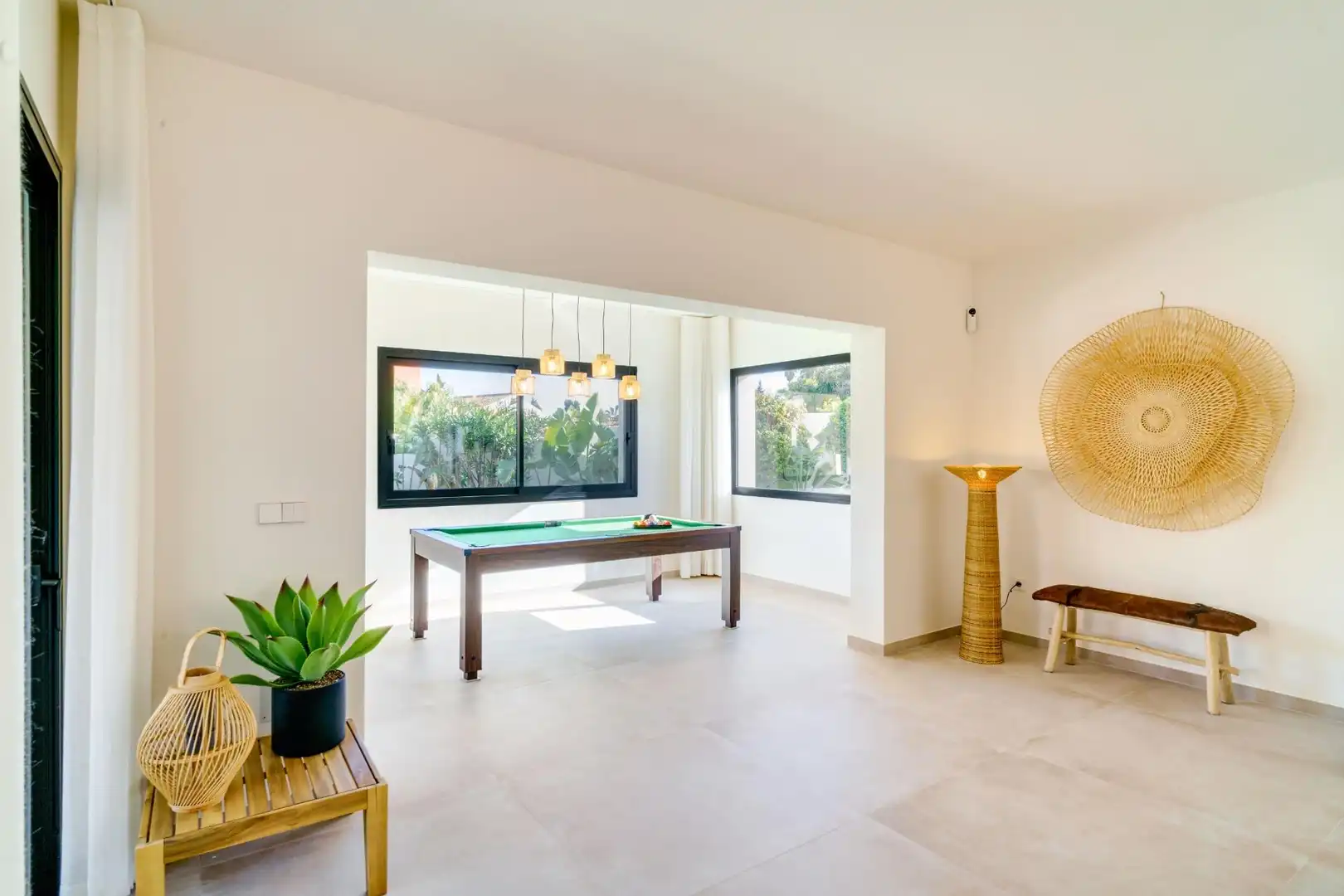 Sala de estar de Casa o chalet en venta en Marbella con Aire acondicionado, Jardín privado y Terraza