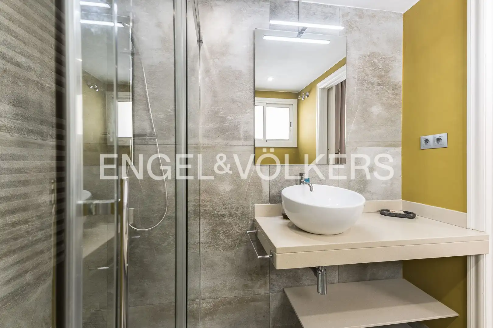 Bany de Apartament en venda en Barcelona amb Aire condicionat, Calefacció i Terrassa