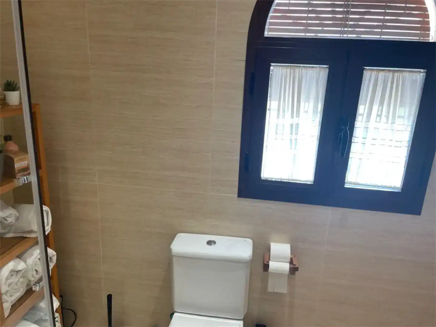 Bathroom of Houses for rent in La Rinconada  with Air Conditioner, Private garden and Storage room