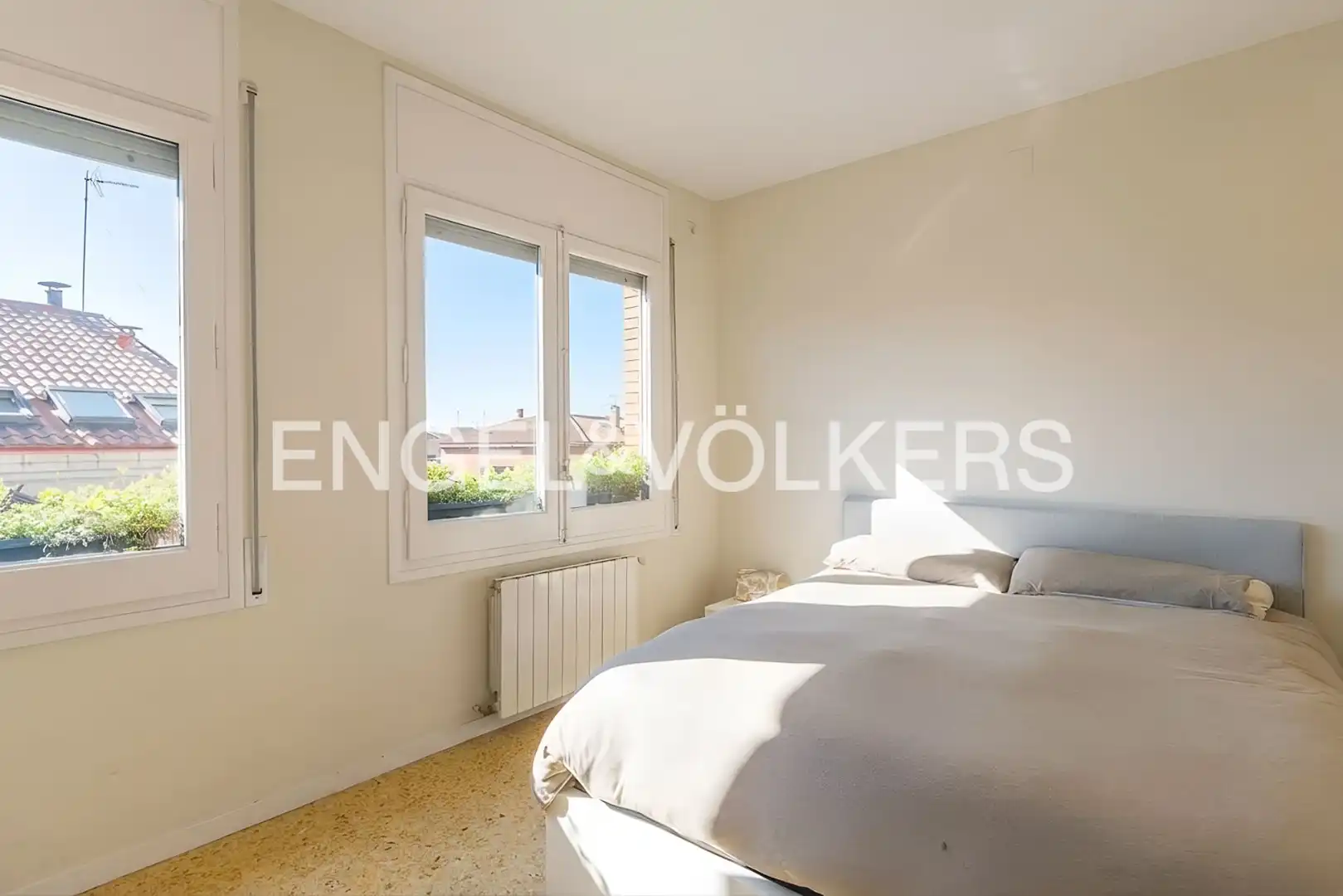 Dormitori de Casa o xalet en venda en Sant Feliu de Llobregat amb Calefacció, Parquet i Terrassa