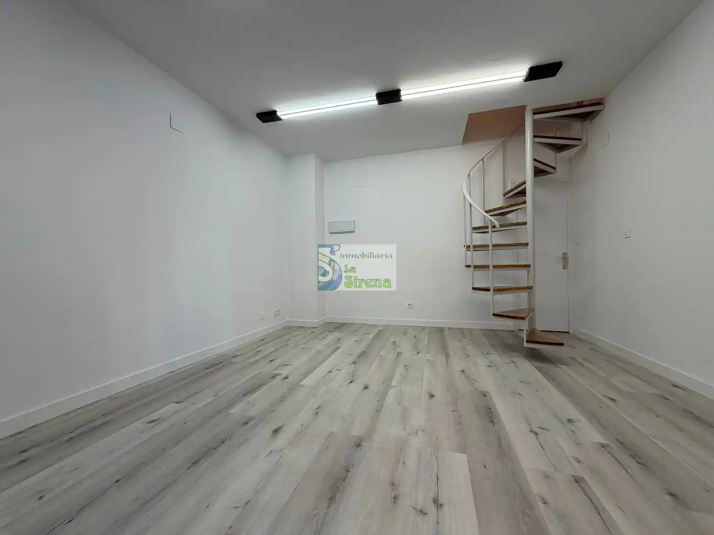 Locale commerciale in affitto a Calle Eladio Laredo 7, imagen 4