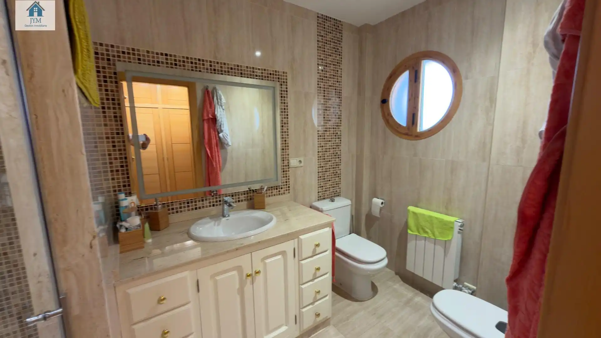 Baño de Casa o chalet en venta en Cájar con Aire acondicionado, Calefacción y Jardín privado