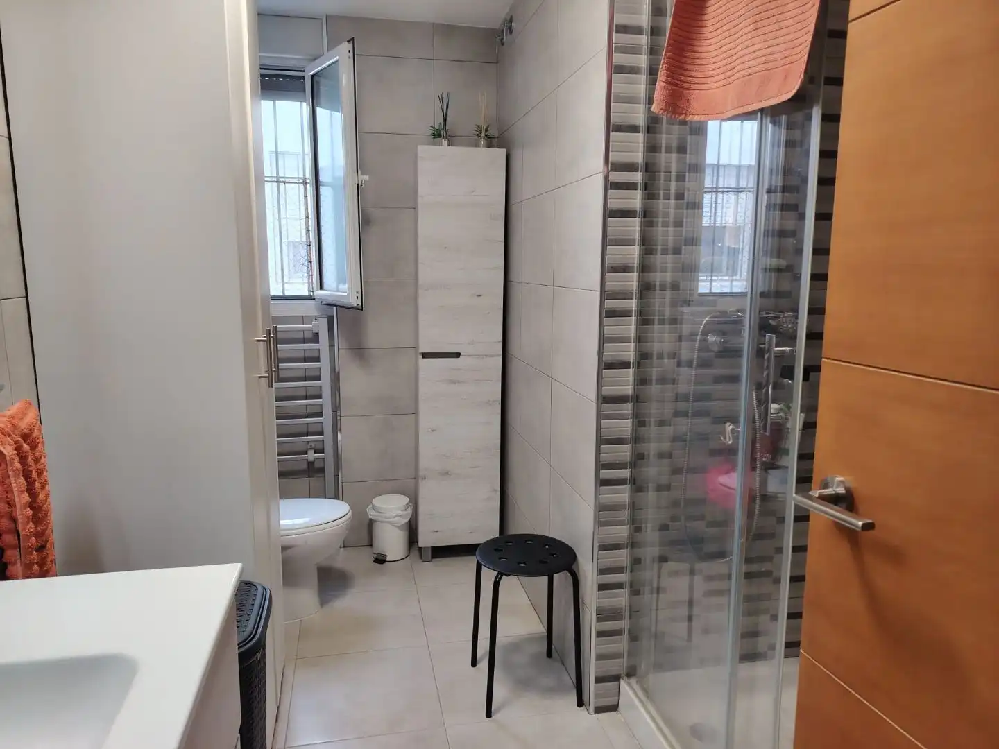 Bathroom of Flat for sale in  Sevilla Capital  with Air Conditioner and Balcony
