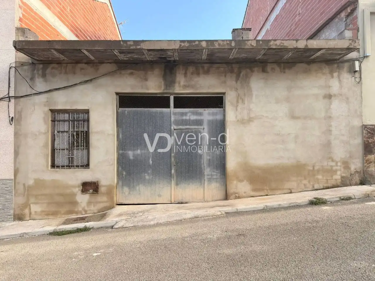 Vista exterior de Local en venta en Enguera